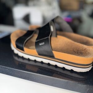 Reef Black and Tan Women's Sandals